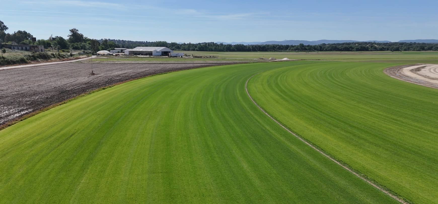 Vista de dron finca, variedad Agrostis Stolonifera - Césped Natural - Tepeservi